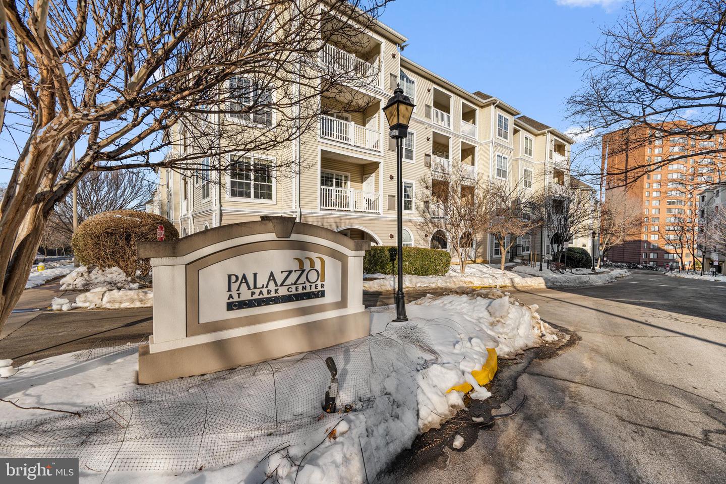 4551 STRUTFIELD LN #4303, ALEXANDRIA, Virginia 22311, 2 Bedrooms Bedrooms, ,2 BathroomsBathrooms,Residential,For sale,4551 STRUTFIELD LN #4303,VAAX2054442 MLS # VAAX2054442