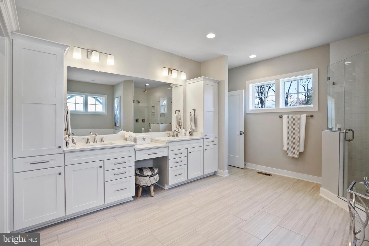 16043 KEYMER HILL CT, HAMILTON, Virginia 20158, 5 Bedrooms Bedrooms, ,5 BathroomsBathrooms,Residential,For sale,16043 KEYMER HILL CT,VALO2116596 MLS # VALO2116596