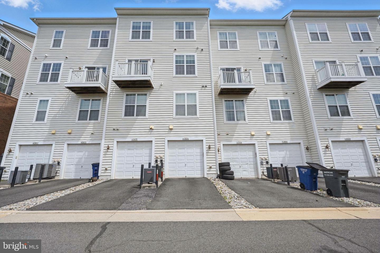 43837 KINGSTON STATION TER, ASHBURN, Virginia 20148, 3 Bedrooms Bedrooms, ,2 BathroomsBathrooms,Residential,For sale,43837 KINGSTON STATION TER,VALO2116598 MLS # VALO2116598