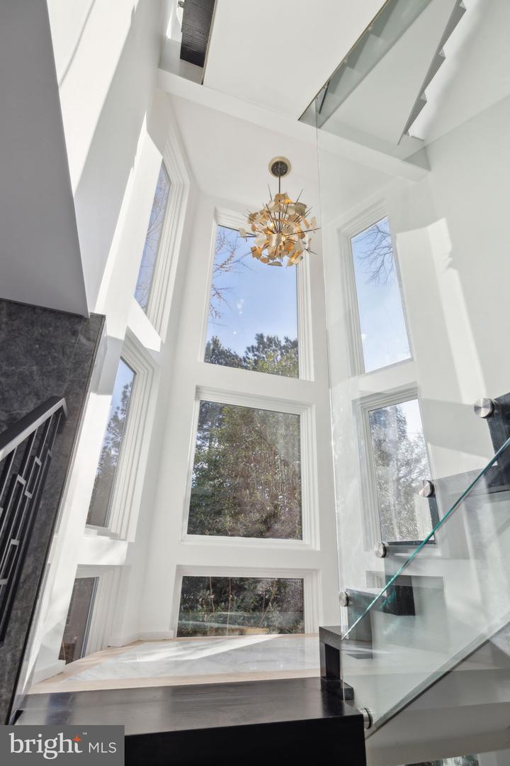 6304 OLD DOMINION DR, MCLEAN, Virginia 22101, 5 Bedrooms Bedrooms, ,4 BathroomsBathrooms,Residential,For sale,6304 OLD DOMINION DR,VAFX2229924 MLS # VAFX2229924