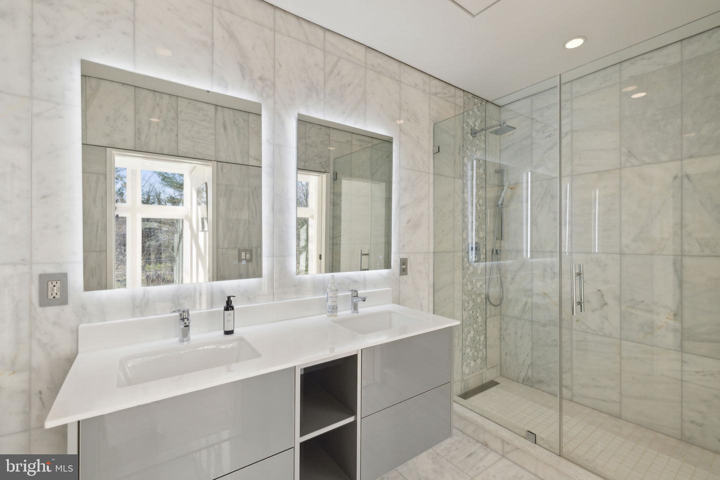 6304 OLD DOMINION DR, MCLEAN, Virginia 22101, 5 Bedrooms Bedrooms, ,4 BathroomsBathrooms,Residential,For sale,6304 OLD DOMINION DR,VAFX2229924 MLS # VAFX2229924