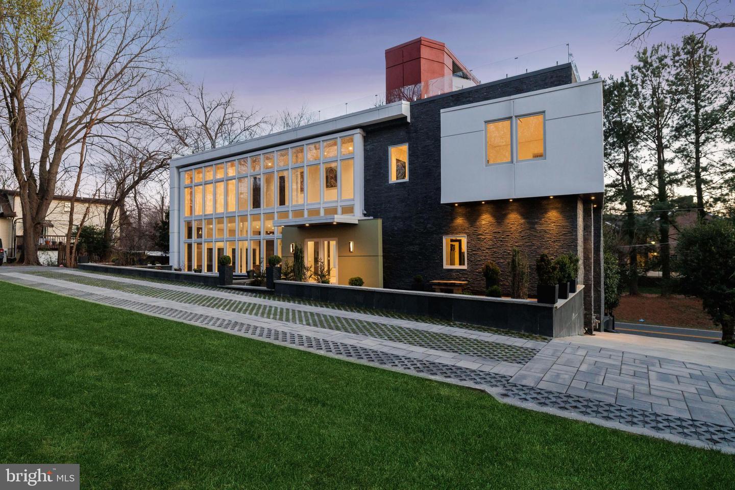 6304 OLD DOMINION DR, MCLEAN, Virginia 22101, 5 Bedrooms Bedrooms, ,4 BathroomsBathrooms,Residential,For sale,6304 OLD DOMINION DR,VAFX2229924 MLS # VAFX2229924