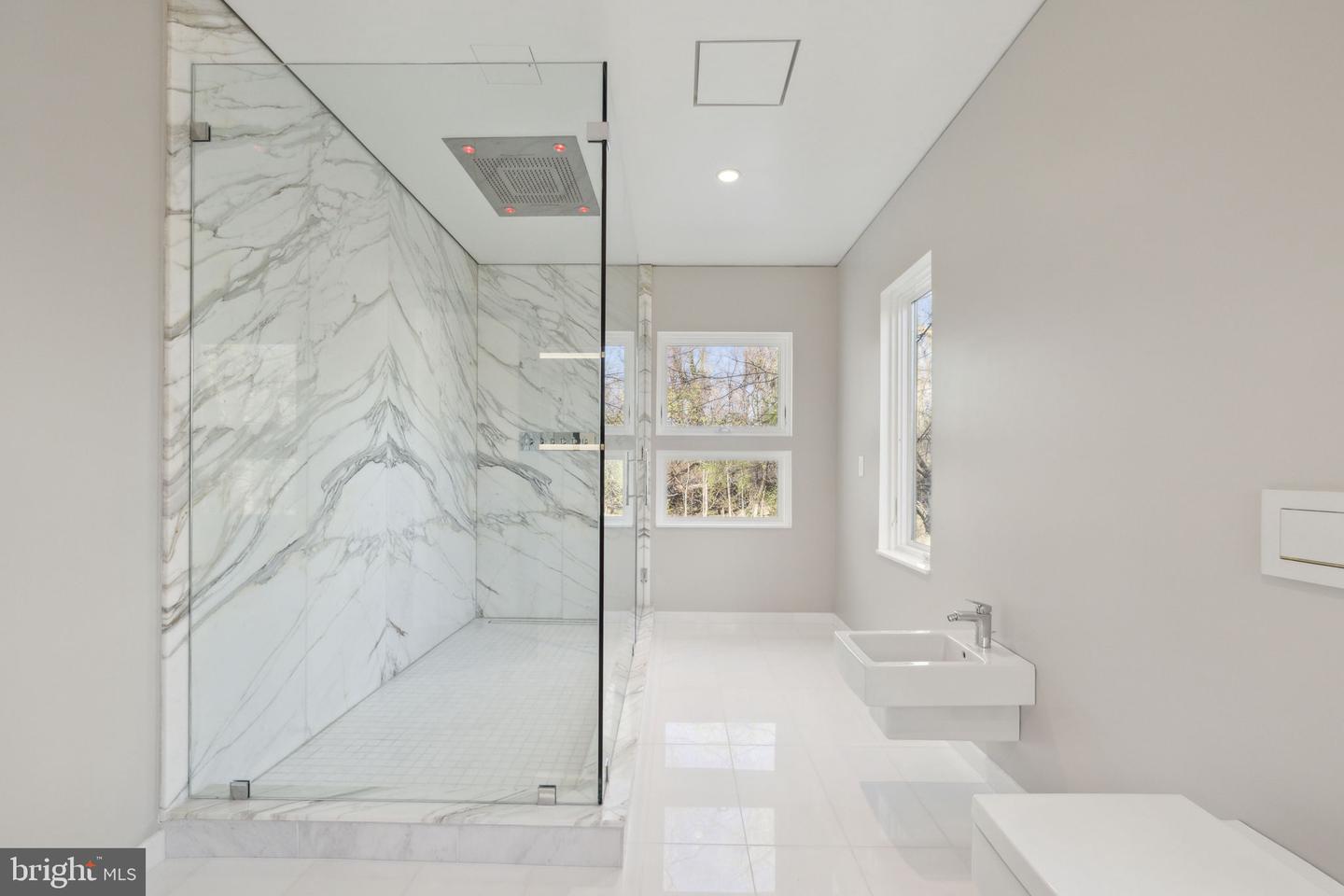 6304 OLD DOMINION DR, MCLEAN, Virginia 22101, 5 Bedrooms Bedrooms, ,4 BathroomsBathrooms,Residential,For sale,6304 OLD DOMINION DR,VAFX2229924 MLS # VAFX2229924