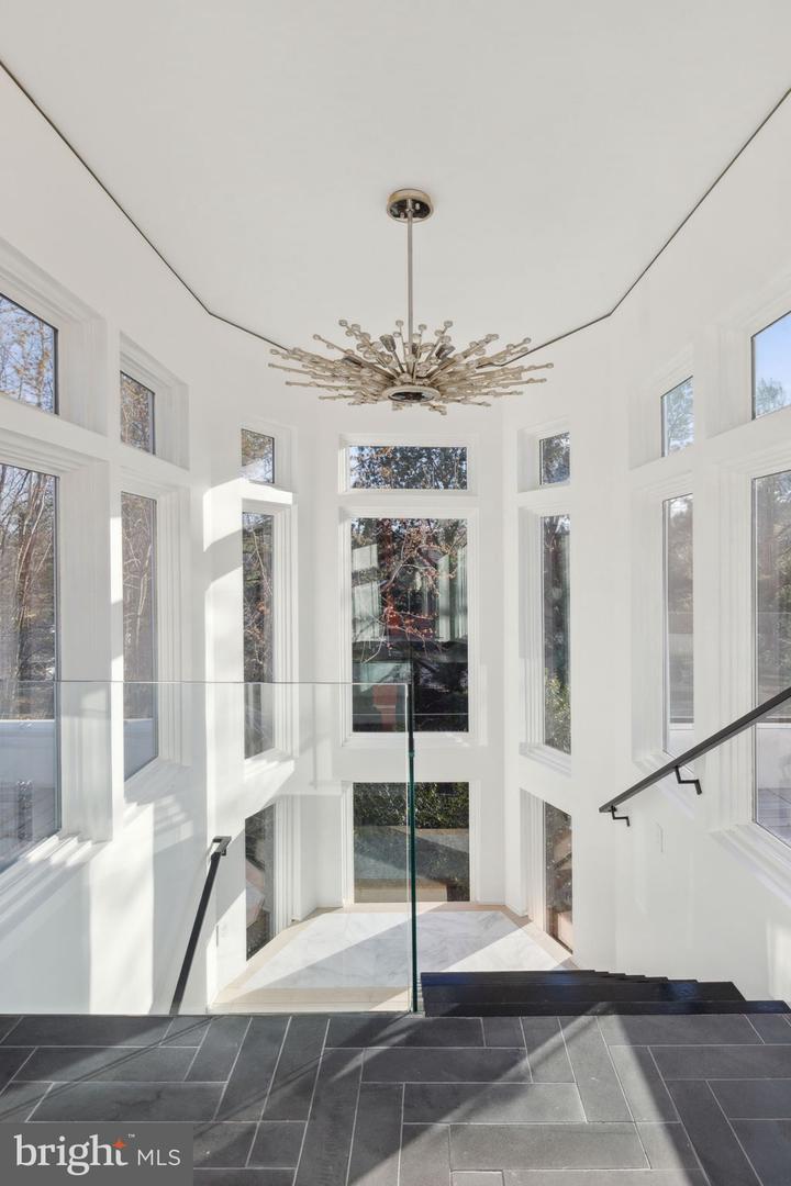 6304 OLD DOMINION DR, MCLEAN, Virginia 22101, 5 Bedrooms Bedrooms, ,4 BathroomsBathrooms,Residential,For sale,6304 OLD DOMINION DR,VAFX2229924 MLS # VAFX2229924