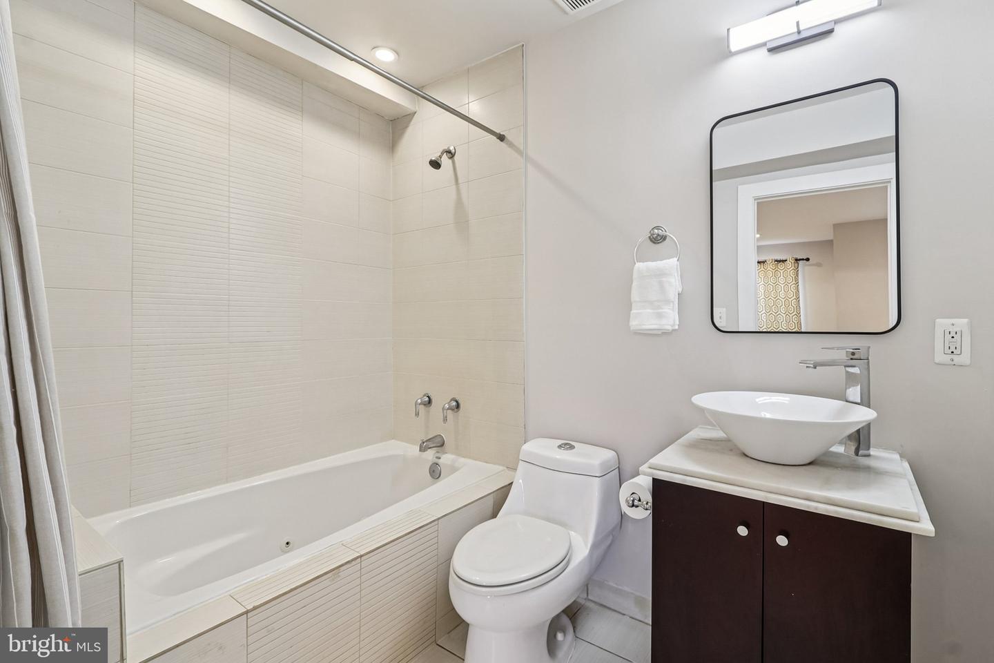 1409 G ST NE #2, WASHINGTON, District Of Columbia 20002, 3 Bedrooms Bedrooms, ,2 BathroomsBathrooms,Residential,For sale,1409 G ST NE #2,DCDC2213834 MLS # DCDC2213834 1409 G ST NE #2, WASHINGTON, District Of Columbia 20002, 3 Bedrooms Bedrooms, ,2 BathroomsBathrooms,Residential,For sale,1409 G ST NE #2,DCDC2213834 MLS # DCDC2213834