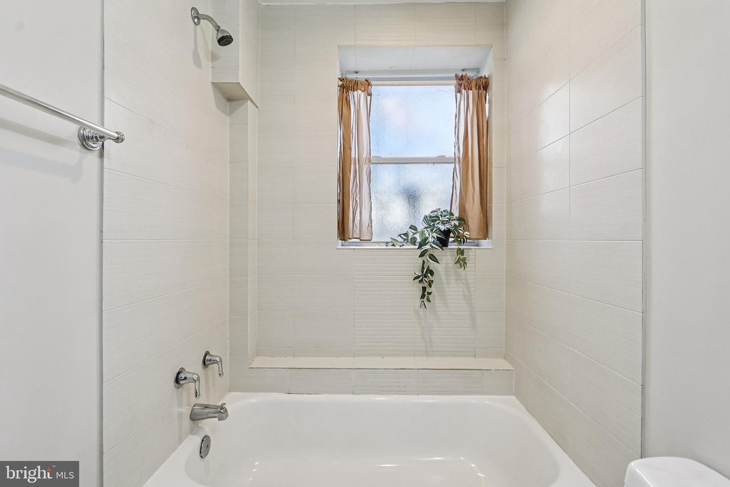 1409 G ST NE #2, WASHINGTON, District Of Columbia 20002, 3 Bedrooms Bedrooms, ,2 BathroomsBathrooms,Residential,For sale,1409 G ST NE #2,DCDC2213834 MLS # DCDC2213834 1409 G ST NE #2, WASHINGTON, District Of Columbia 20002, 3 Bedrooms Bedrooms, ,2 BathroomsBathrooms,Residential,For sale,1409 G ST NE #2,DCDC2213834 MLS # DCDC2213834