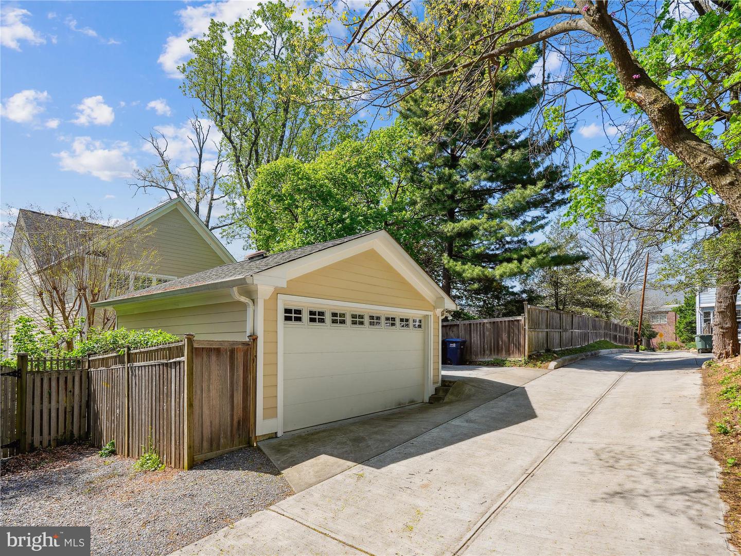 5601 BROAD BRANCH RD NW, WASHINGTON, District Of Columbia 20015, 5 Bedrooms Bedrooms, ,4 BathroomsBathrooms,Residential,For sale,5601 BROAD BRANCH RD NW,DCDC2225100 MLS # DCDC2225100