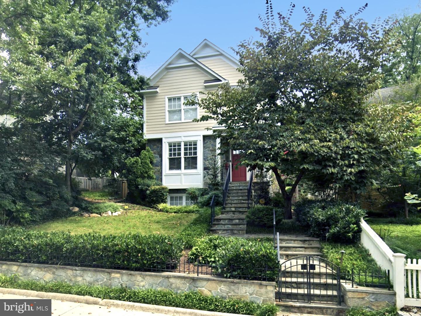 5601 BROAD BRANCH RD NW, WASHINGTON, District Of Columbia 20015, 5 Bedrooms Bedrooms, ,4 BathroomsBathrooms,Residential,For sale,5601 BROAD BRANCH RD NW,DCDC2225100 MLS # DCDC2225100