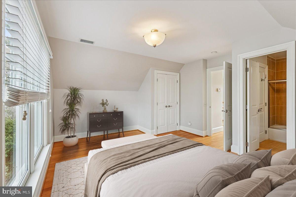 5601 BROAD BRANCH RD NW, WASHINGTON, District Of Columbia 20015, 5 Bedrooms Bedrooms, ,4 BathroomsBathrooms,Residential,For sale,5601 BROAD BRANCH RD NW,DCDC2225100 MLS # DCDC2225100