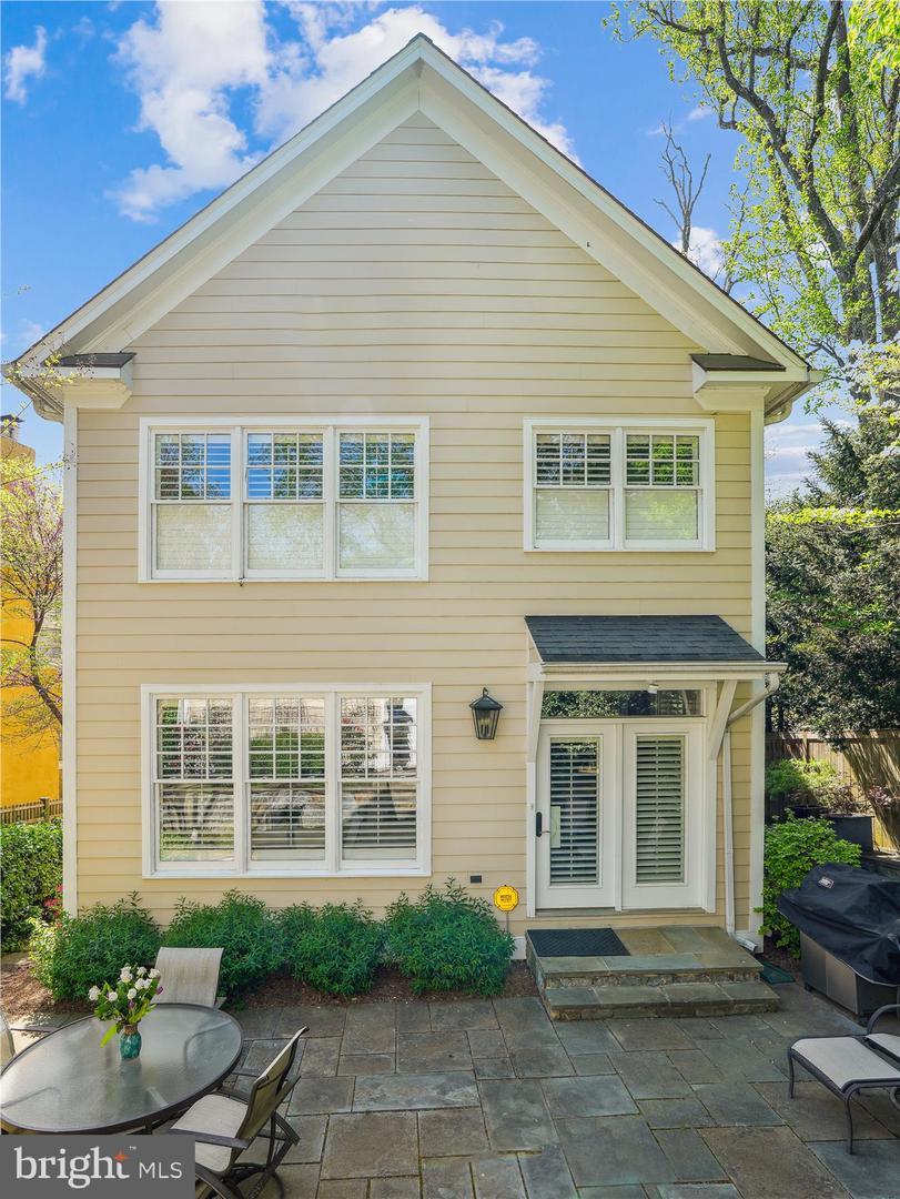 5601 BROAD BRANCH RD NW, WASHINGTON, District Of Columbia 20015, 5 Bedrooms Bedrooms, ,4 BathroomsBathrooms,Residential,For sale,5601 BROAD BRANCH RD NW,DCDC2225100 MLS # DCDC2225100