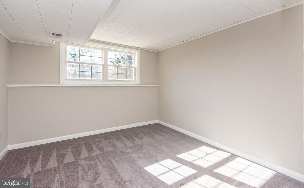 811 FALL PL, HERNDON, Virginia 20170, 5 Bedrooms Bedrooms, 8 Rooms Rooms,2 BathroomsBathrooms,Residential,For sale,811 FALL PL,VAFX2276098 MLS # VAFX2276098