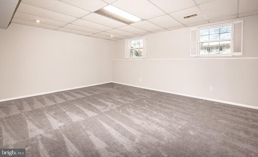 811 FALL PL, HERNDON, Virginia 20170, 5 Bedrooms Bedrooms, 8 Rooms Rooms,2 BathroomsBathrooms,Residential,For sale,811 FALL PL,VAFX2276098 MLS # VAFX2276098