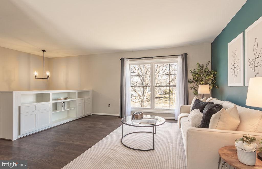 811 FALL PL, HERNDON, Virginia 20170, 5 Bedrooms Bedrooms, 8 Rooms Rooms,2 BathroomsBathrooms,Residential,For sale,811 FALL PL,VAFX2276098 MLS # VAFX2276098