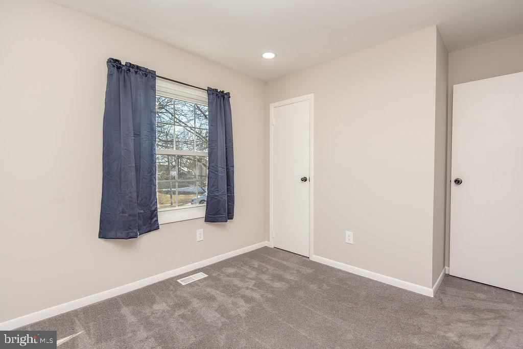 811 FALL PL, HERNDON, Virginia 20170, 5 Bedrooms Bedrooms, 8 Rooms Rooms,2 BathroomsBathrooms,Residential,For sale,811 FALL PL,VAFX2276098 MLS # VAFX2276098