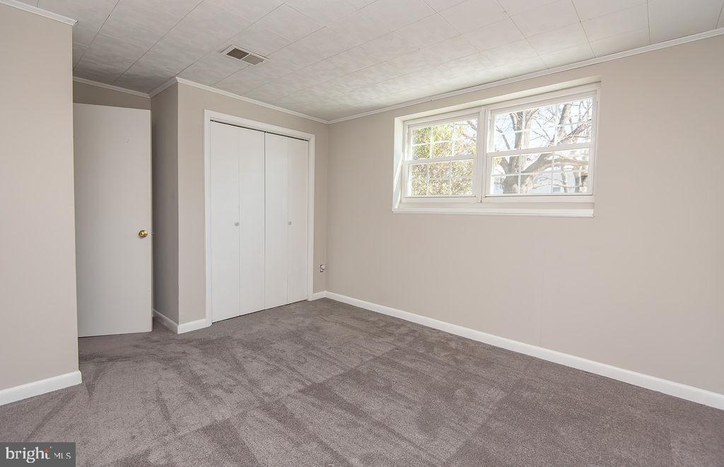 811 FALL PL, HERNDON, Virginia 20170, 5 Bedrooms Bedrooms, 8 Rooms Rooms,2 BathroomsBathrooms,Residential,For sale,811 FALL PL,VAFX2276098 MLS # VAFX2276098