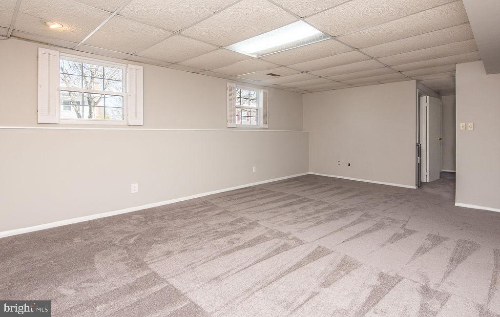 811 FALL PL, HERNDON, Virginia 20170, 5 Bedrooms Bedrooms, 8 Rooms Rooms,2 BathroomsBathrooms,Residential,For sale,811 FALL PL,VAFX2276098 MLS # VAFX2276098