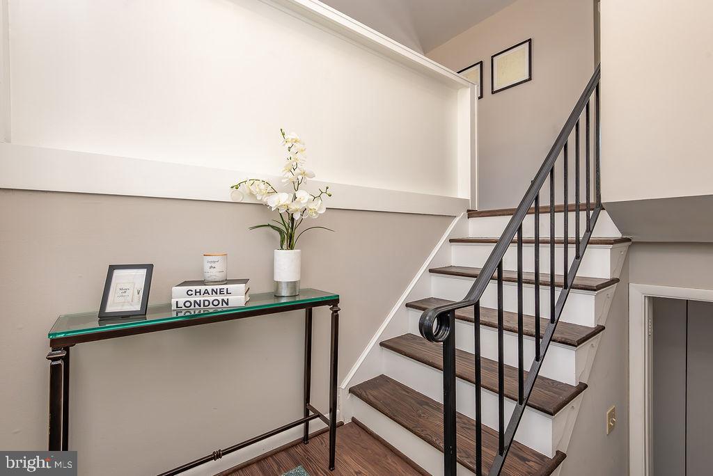 811 FALL PL, HERNDON, Virginia 20170, 5 Bedrooms Bedrooms, 8 Rooms Rooms,2 BathroomsBathrooms,Residential,For sale,811 FALL PL,VAFX2276098 MLS # VAFX2276098