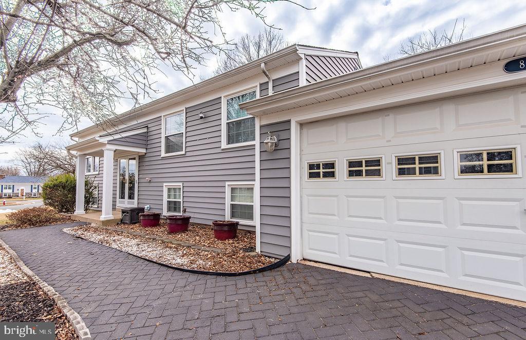 811 FALL PL, HERNDON, Virginia 20170, 5 Bedrooms Bedrooms, 8 Rooms Rooms,2 BathroomsBathrooms,Residential,For sale,811 FALL PL,VAFX2276098 MLS # VAFX2276098