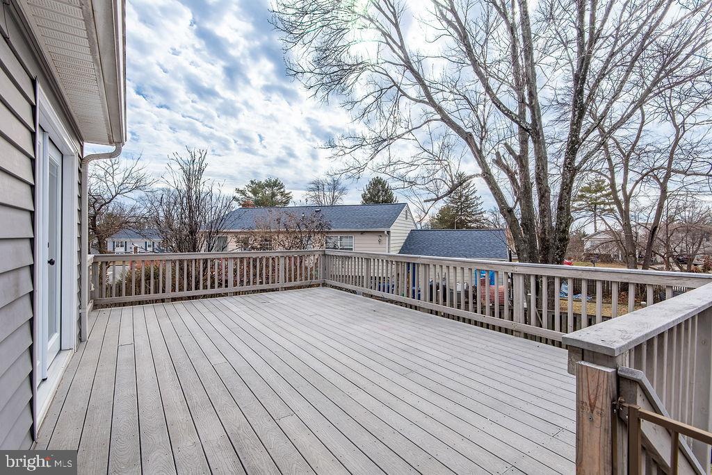 811 FALL PL, HERNDON, Virginia 20170, 5 Bedrooms Bedrooms, 8 Rooms Rooms,2 BathroomsBathrooms,Residential,For sale,811 FALL PL,VAFX2276098 MLS # VAFX2276098