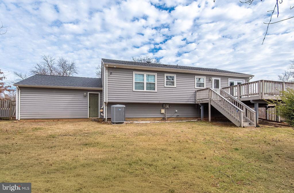 811 FALL PL, HERNDON, Virginia 20170, 5 Bedrooms Bedrooms, 8 Rooms Rooms,2 BathroomsBathrooms,Residential,For sale,811 FALL PL,VAFX2276098 MLS # VAFX2276098