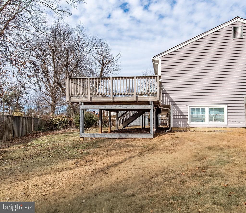 811 FALL PL, HERNDON, Virginia 20170, 5 Bedrooms Bedrooms, 8 Rooms Rooms,2 BathroomsBathrooms,Residential,For sale,811 FALL PL,VAFX2276098 MLS # VAFX2276098