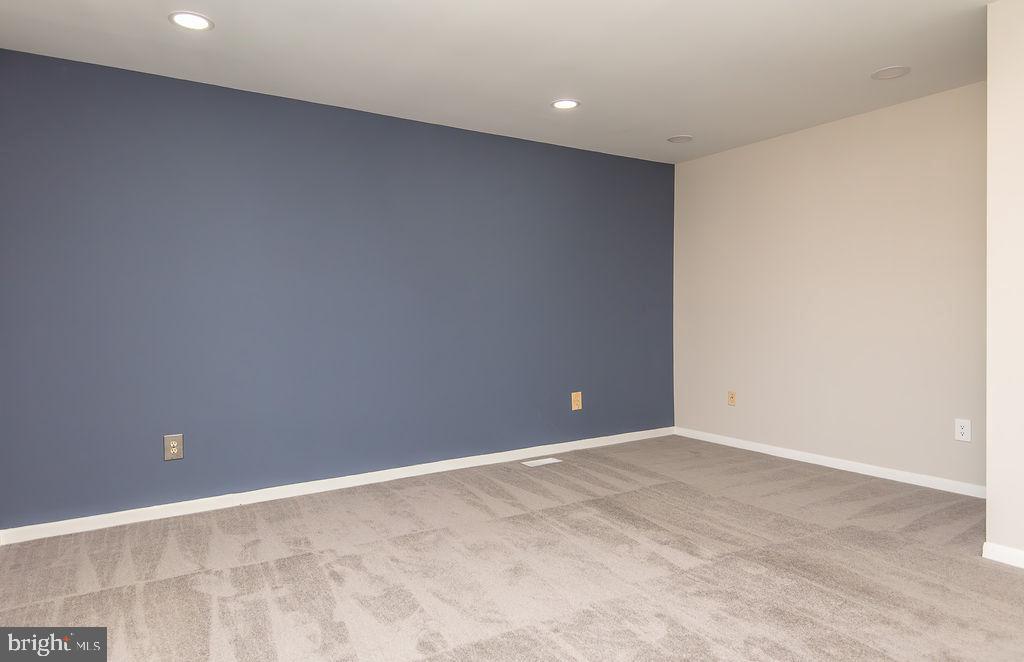 811 FALL PL, HERNDON, Virginia 20170, 5 Bedrooms Bedrooms, 8 Rooms Rooms,2 BathroomsBathrooms,Residential,For sale,811 FALL PL,VAFX2276098 MLS # VAFX2276098