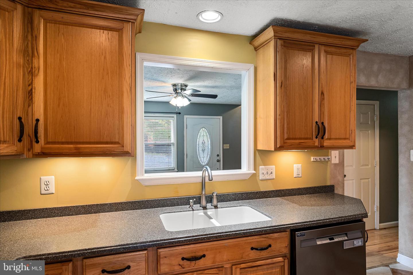 66 HIGHLAND PARK LN, FRONT ROYAL, Virginia 22630, 4 Bedrooms Bedrooms, 5 Rooms Rooms,4 BathroomsBathrooms,Residential,For sale,66 HIGHLAND PARK LN,VAWR2012700 MLS # VAWR2012700