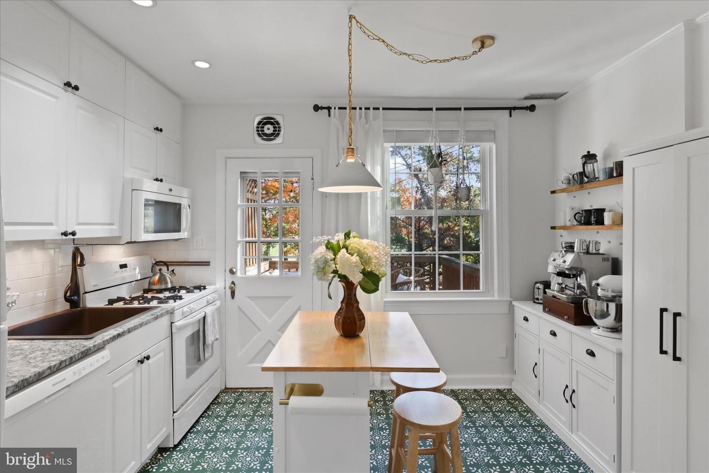 1401 S BARTON ST #231, ARLINGTON, Virginia 22204, 1 Bedroom Bedrooms, ,1 BathroomBathrooms,Residential,For sale,1401 S BARTON ST #231,VAAR2065656 MLS # VAAR2065656