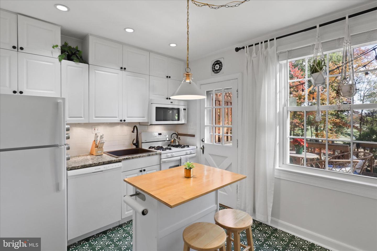 1401 S BARTON ST #231, ARLINGTON, Virginia 22204, 1 Bedroom Bedrooms, ,1 BathroomBathrooms,Residential,For sale,1401 S BARTON ST #231,VAAR2065656 MLS # VAAR2065656