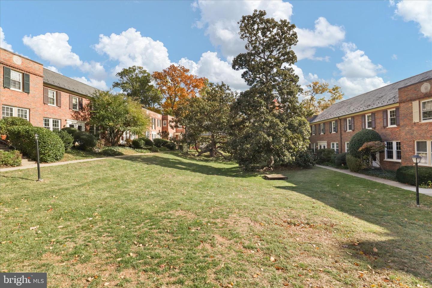 1401 S BARTON ST #231, ARLINGTON, Virginia 22204, 1 Bedroom Bedrooms, ,1 BathroomBathrooms,Residential,For sale,1401 S BARTON ST #231,VAAR2065656 MLS # VAAR2065656