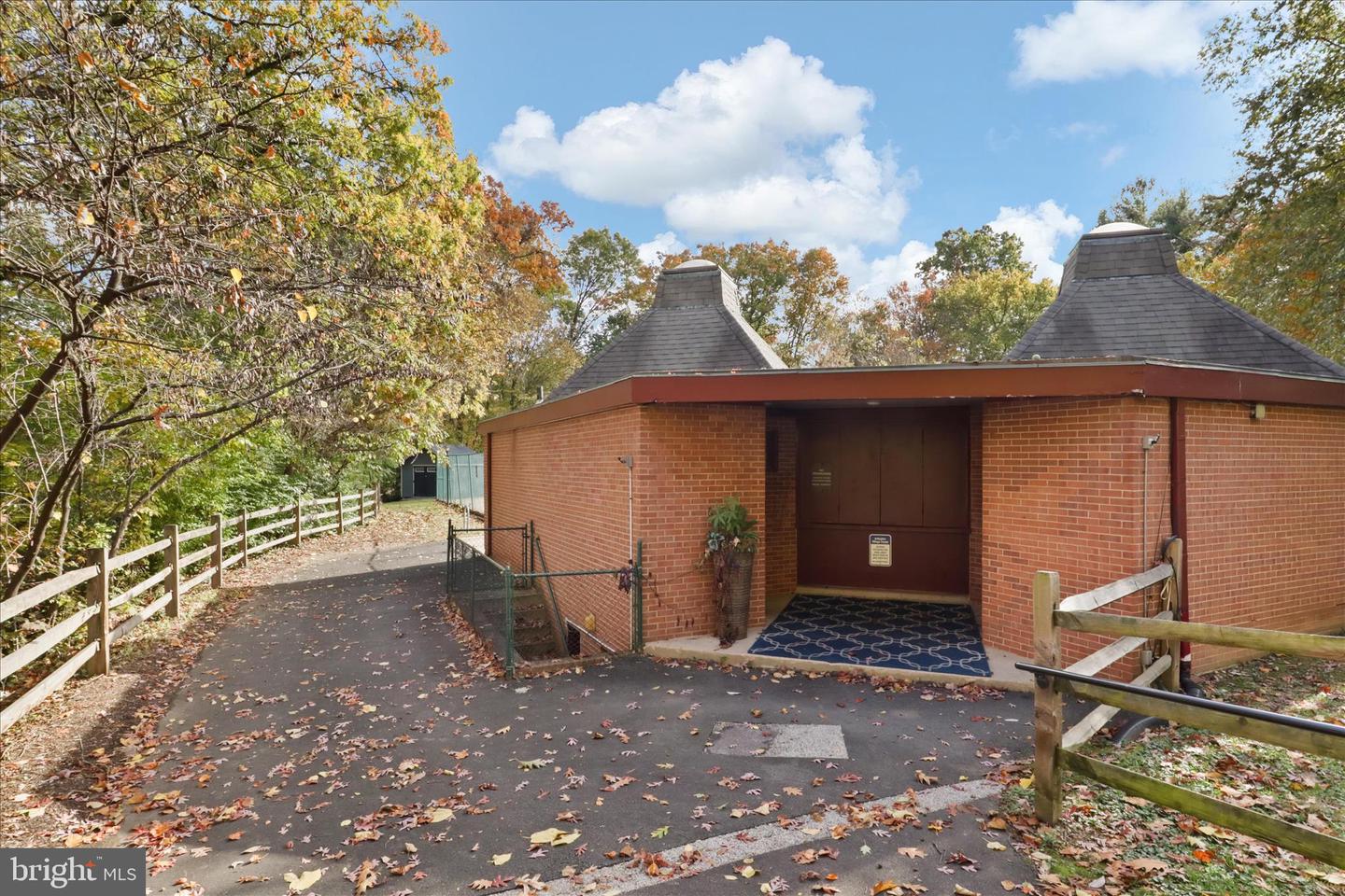 1401 S BARTON ST #231, ARLINGTON, Virginia 22204, 1 Bedroom Bedrooms, ,1 BathroomBathrooms,Residential,For sale,1401 S BARTON ST #231,VAAR2065656 MLS # VAAR2065656