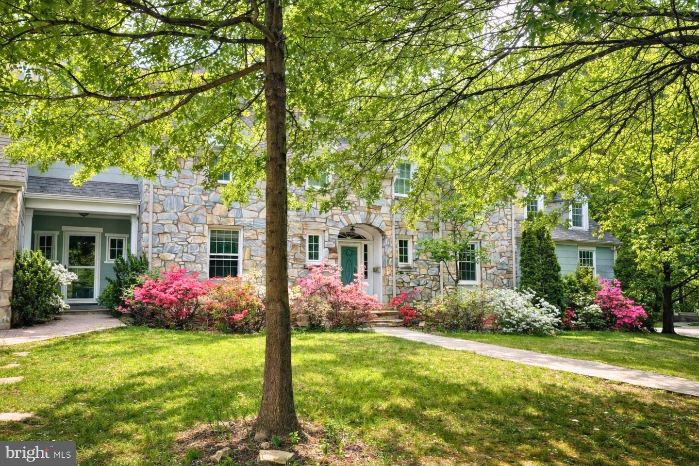 5934 16TH ST N, ARLINGTON, Virginia 22205, 6 Bedrooms Bedrooms, ,4 BathroomsBathrooms,Residential,For sale,5934 16TH ST N,VAAR2065964 MLS # VAAR2065964