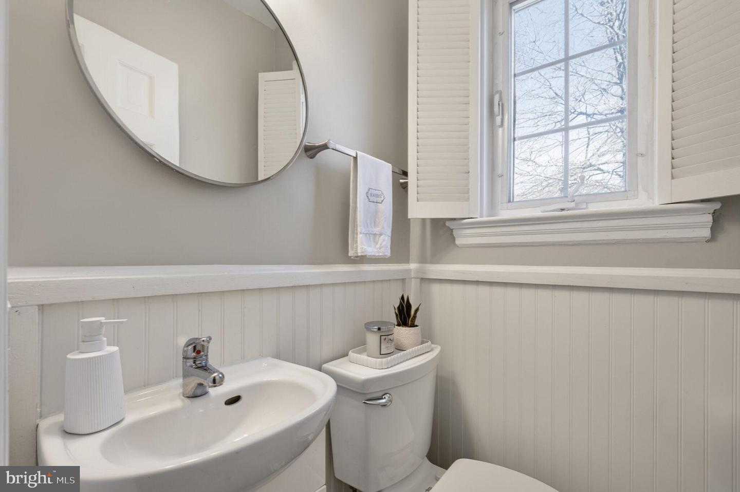 5934 16TH ST N, ARLINGTON, Virginia 22205, 6 Bedrooms Bedrooms, ,4 BathroomsBathrooms,Residential,For sale,5934 16TH ST N,VAAR2065964 MLS # VAAR2065964