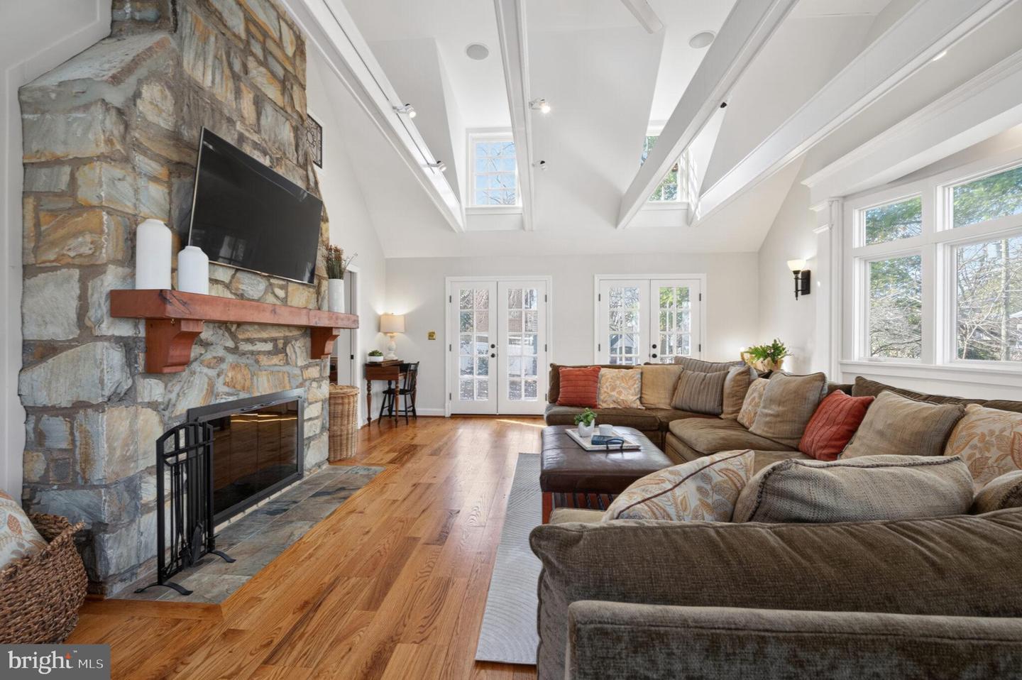 5934 16TH ST N, ARLINGTON, Virginia 22205, 6 Bedrooms Bedrooms, ,4 BathroomsBathrooms,Residential,For sale,5934 16TH ST N,VAAR2065964 MLS # VAAR2065964