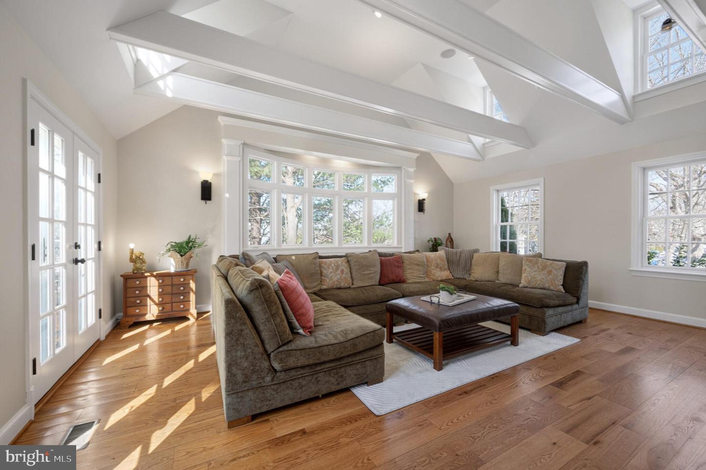 5934 16TH ST N, ARLINGTON, Virginia 22205, 6 Bedrooms Bedrooms, ,4 BathroomsBathrooms,Residential,For sale,5934 16TH ST N,VAAR2065964 MLS # VAAR2065964