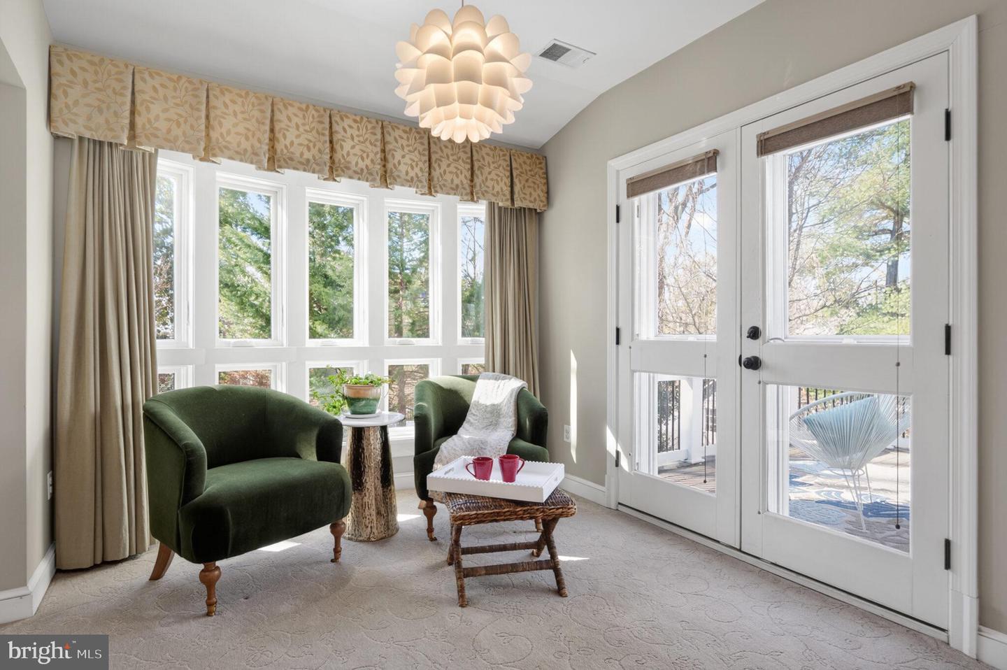 5934 16TH ST N, ARLINGTON, Virginia 22205, 6 Bedrooms Bedrooms, ,4 BathroomsBathrooms,Residential,For sale,5934 16TH ST N,VAAR2065964 MLS # VAAR2065964