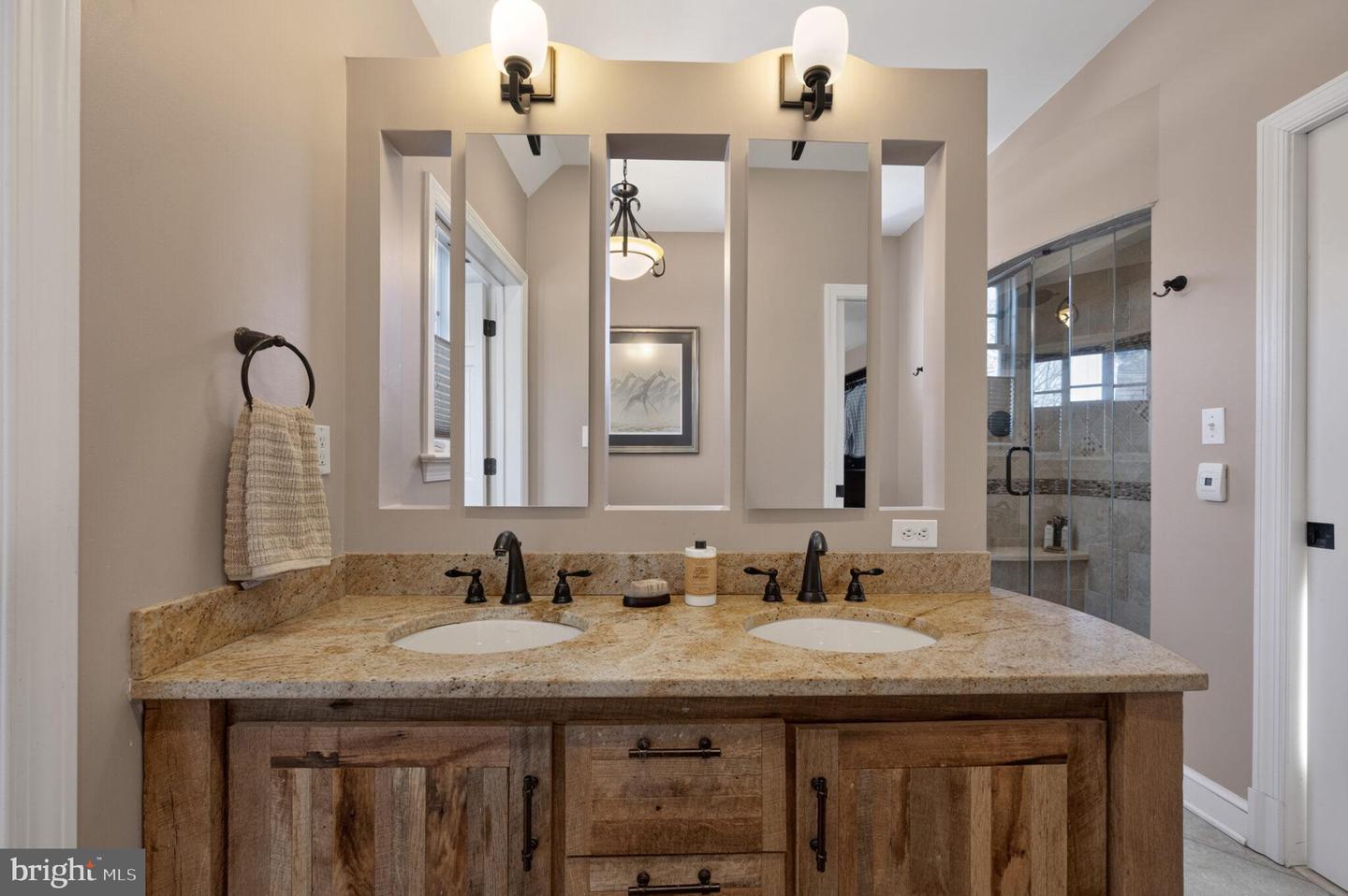 5934 16TH ST N, ARLINGTON, Virginia 22205, 6 Bedrooms Bedrooms, ,4 BathroomsBathrooms,Residential,For sale,5934 16TH ST N,VAAR2065964 MLS # VAAR2065964