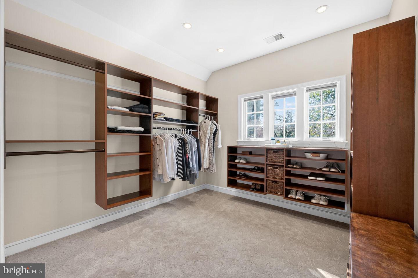 5934 16TH ST N, ARLINGTON, Virginia 22205, 6 Bedrooms Bedrooms, ,4 BathroomsBathrooms,Residential,For sale,5934 16TH ST N,VAAR2065964 MLS # VAAR2065964