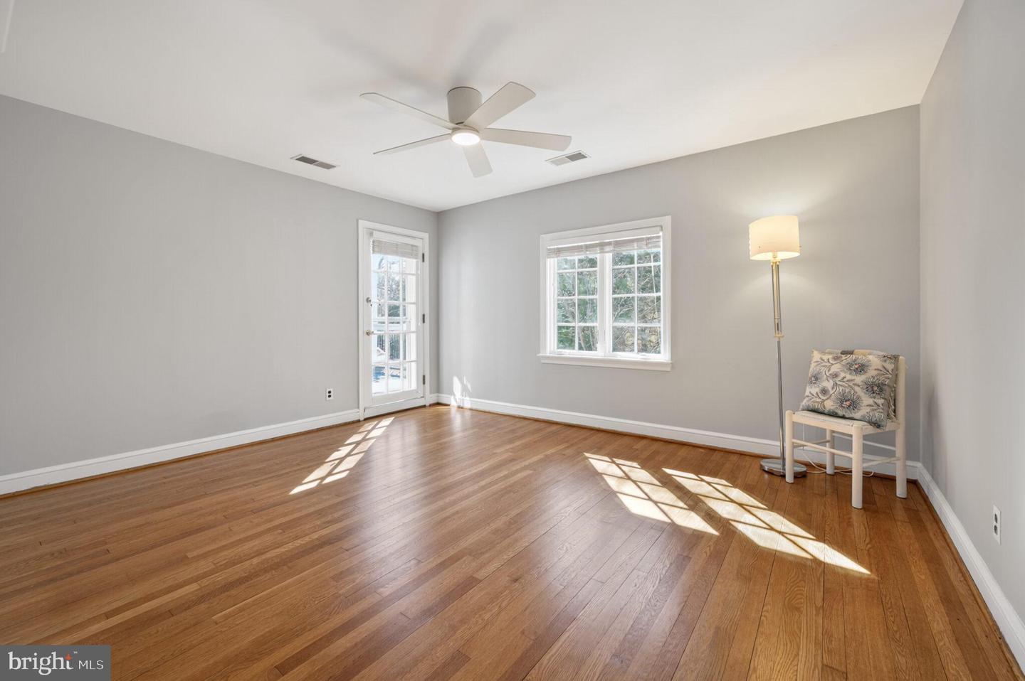 5934 16TH ST N, ARLINGTON, Virginia 22205, 6 Bedrooms Bedrooms, ,4 BathroomsBathrooms,Residential,For sale,5934 16TH ST N,VAAR2065964 MLS # VAAR2065964