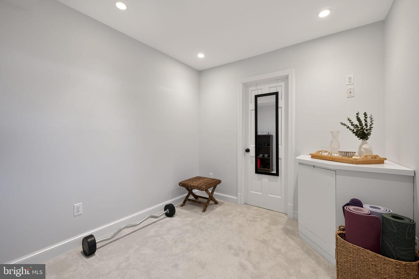 5934 16TH ST N, ARLINGTON, Virginia 22205, 6 Bedrooms Bedrooms, ,4 BathroomsBathrooms,Residential,For sale,5934 16TH ST N,VAAR2065964 MLS # VAAR2065964