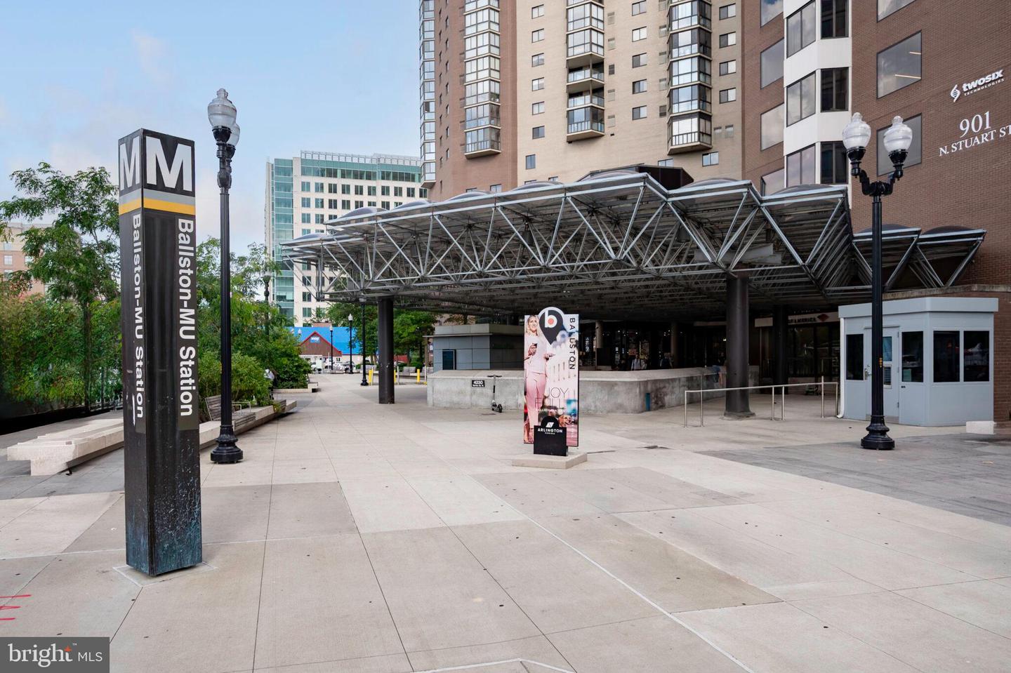 5934 16TH ST N, ARLINGTON, Virginia 22205, 6 Bedrooms Bedrooms, ,4 BathroomsBathrooms,Residential,For sale,5934 16TH ST N,VAAR2065964 MLS # VAAR2065964