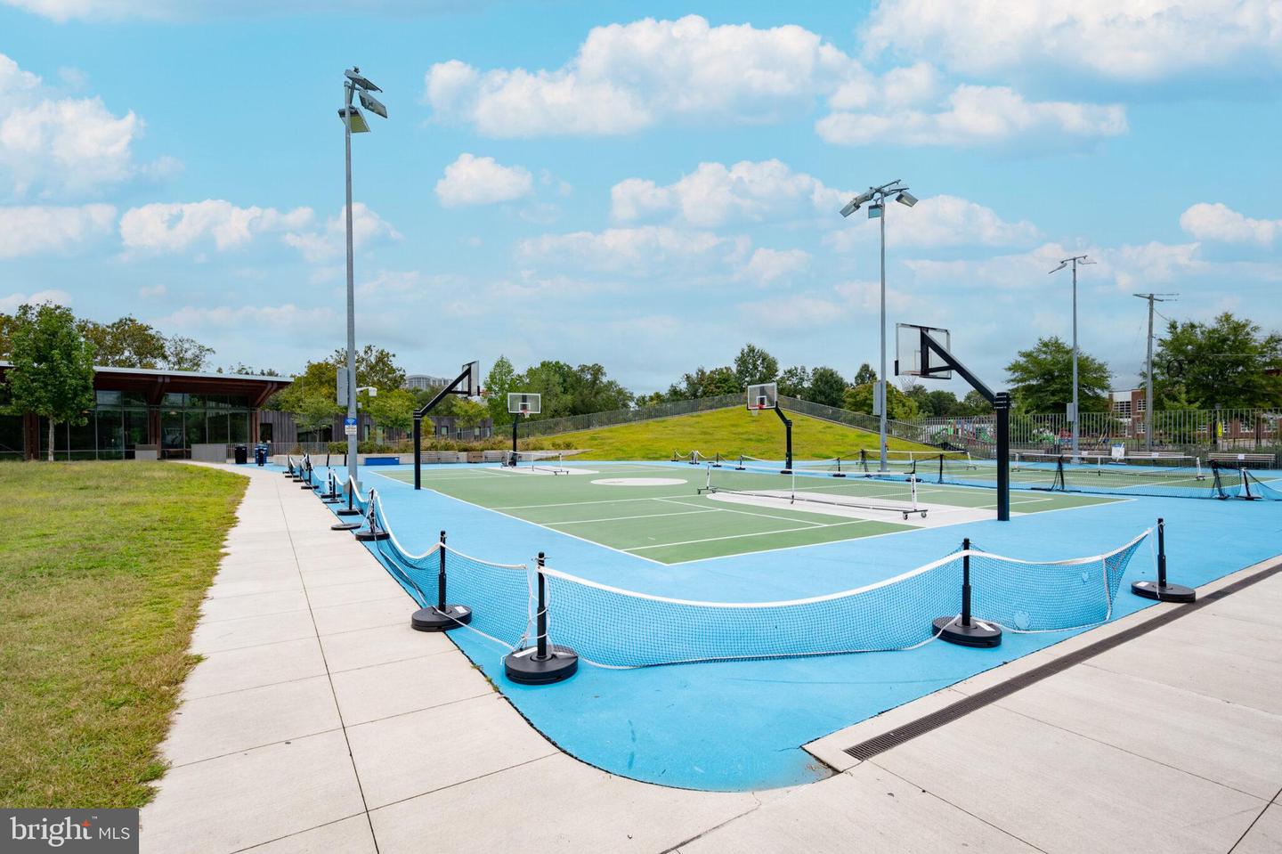 5934 16TH ST N, ARLINGTON, Virginia 22205, 6 Bedrooms Bedrooms, ,4 BathroomsBathrooms,Residential,For sale,5934 16TH ST N,VAAR2065964 MLS # VAAR2065964