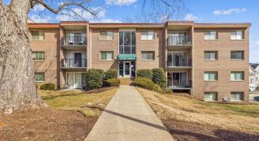 12705 DARA DR #202, WOODBRIDGE, Virginia 22192, 2 Bedrooms Bedrooms, ,1 BathroomBathrooms,Residential,For sale,12705 DARA DR #202,VAPW2108862 MLS # VAPW2108862