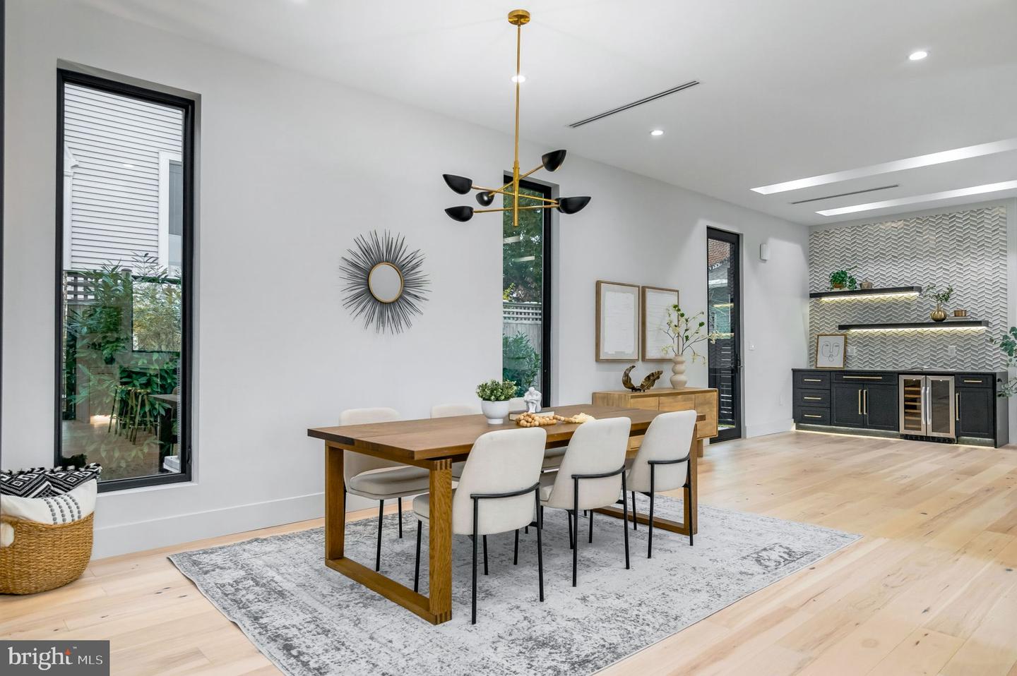 3431 14TH ST N, ARLINGTON, Virginia 22201, 4 Bedrooms Bedrooms, ,4 BathroomsBathrooms,Residential,For sale,3431 14TH ST N,VAAR2067232 MLS # VAAR2067232