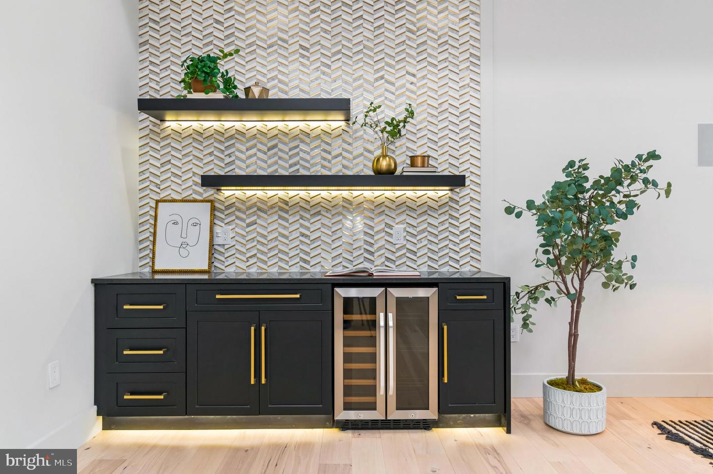 3431 14TH ST N, ARLINGTON, Virginia 22201, 4 Bedrooms Bedrooms, ,4 BathroomsBathrooms,Residential,For sale,3431 14TH ST N,VAAR2067232 MLS # VAAR2067232