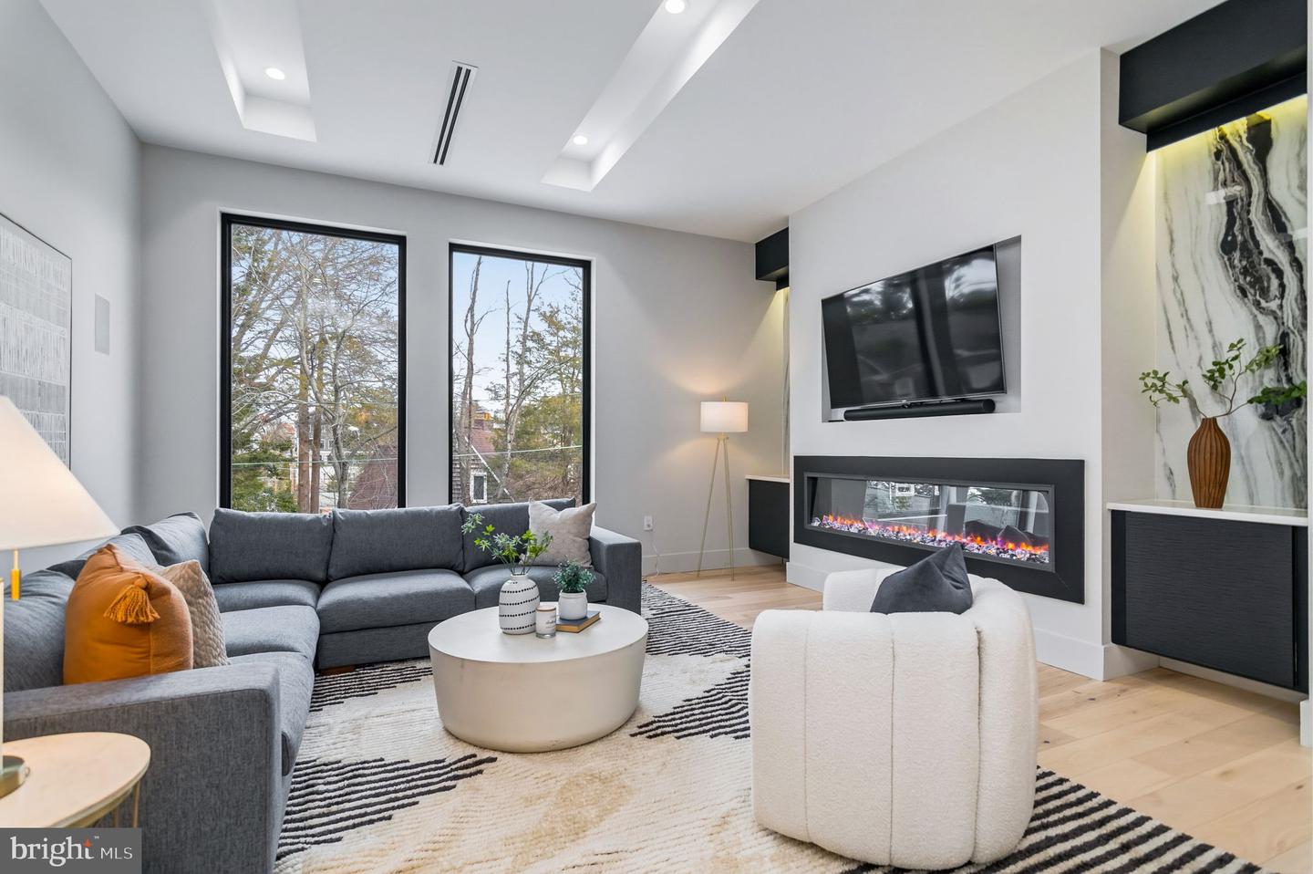 3431 14TH ST N, ARLINGTON, Virginia 22201, 4 Bedrooms Bedrooms, ,4 BathroomsBathrooms,Residential,For sale,3431 14TH ST N,VAAR2067232 MLS # VAAR2067232