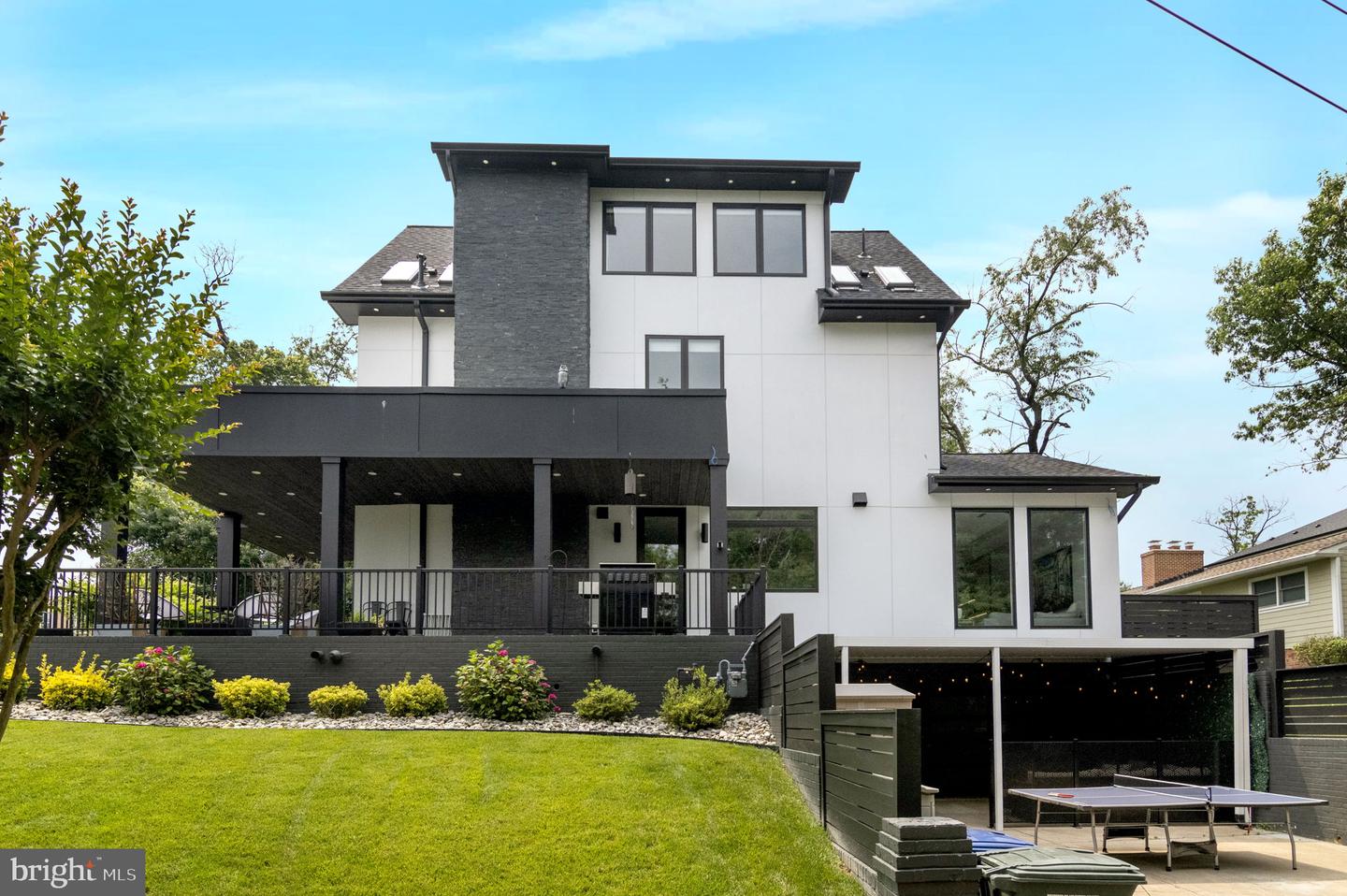 3431 14TH ST N, ARLINGTON, Virginia 22201, 4 Bedrooms Bedrooms, ,4 BathroomsBathrooms,Residential,For sale,3431 14TH ST N,VAAR2067232 MLS # VAAR2067232