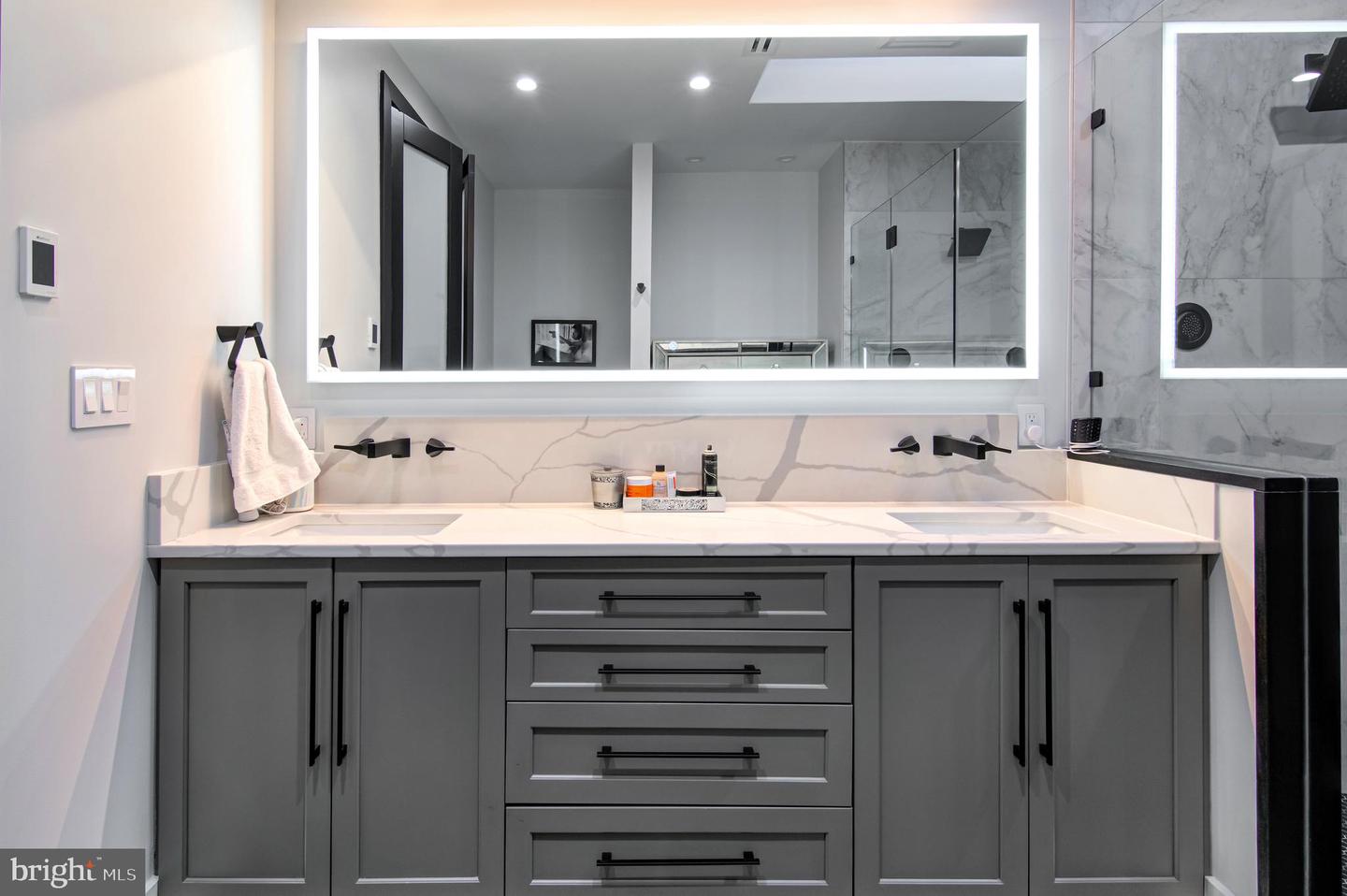 3431 14TH ST N, ARLINGTON, Virginia 22201, 4 Bedrooms Bedrooms, ,4 BathroomsBathrooms,Residential,For sale,3431 14TH ST N,VAAR2067232 MLS # VAAR2067232