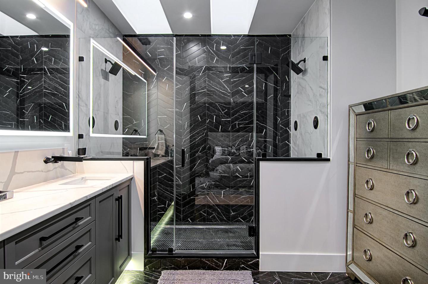 3431 14TH ST N, ARLINGTON, Virginia 22201, 4 Bedrooms Bedrooms, ,4 BathroomsBathrooms,Residential,For sale,3431 14TH ST N,VAAR2067232 MLS # VAAR2067232