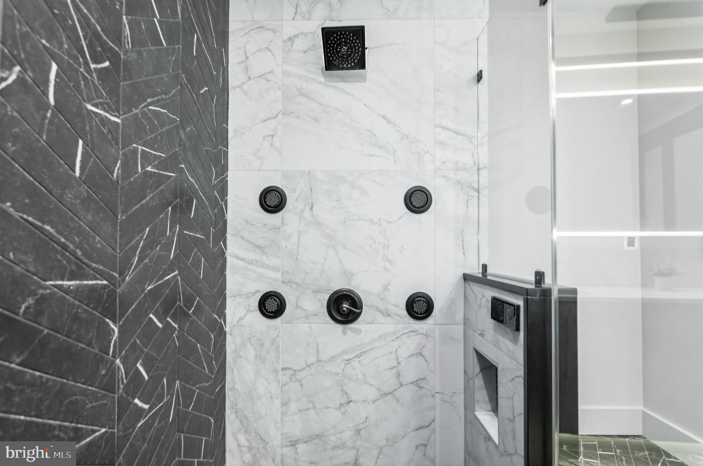 3431 14TH ST N, ARLINGTON, Virginia 22201, 4 Bedrooms Bedrooms, ,4 BathroomsBathrooms,Residential,For sale,3431 14TH ST N,VAAR2067232 MLS # VAAR2067232